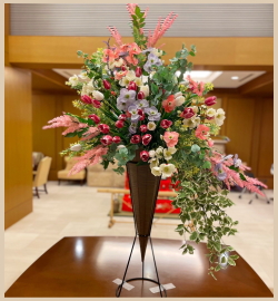 お花のレンタル　エントランス装花の写真