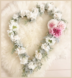 ディプロマ取得をされた先生の作品（お祝いのお品 ハート型リース）写真